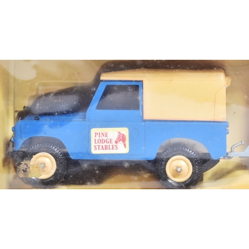 28 - Diecast - an original vintage Britains Farm Models 1/32 scale diecast model No. 9593 Land Rover Hors... 