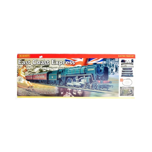 281 - Model Railway - an original Hornby OO gauge model railway locomotive trainset No. 1021 'East Coast E... 