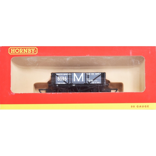 293 - Model Railway - a collection of x6 Hornby OO gauge model railway trainset locomotive rolling stock w... 