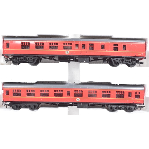 313 - Model Railway - Bachmann OO gauge Hogwarts Express trainset, including a locomotive, tender and four... 