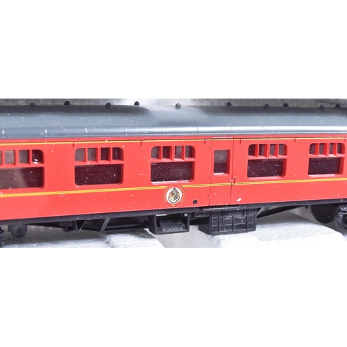 313 - Model Railway - Bachmann OO gauge Hogwarts Express trainset, including a locomotive, tender and four... 