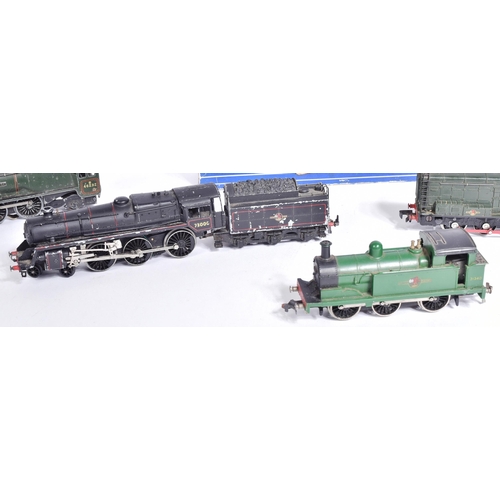 317 - A collection of x7 Hornby Dublo OO gauge model railway locomotives, to include: a boxed EDL18 standa... 