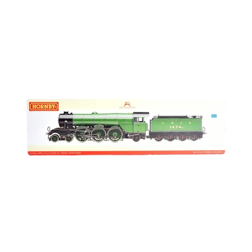 321 - A vintage Hornby OO gauge model railway trainset locomotive engine No. R2405 Class A1 4-6-2 1470 'Gr... 