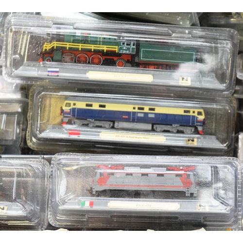 355 - Model Railway - a LARGE collection of Del Prado N gauge model railway static locomotive engine with ... 