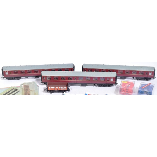 363 - Model Railway - a large collection of trackside accessories, including Pecolectrics motors, a select... 