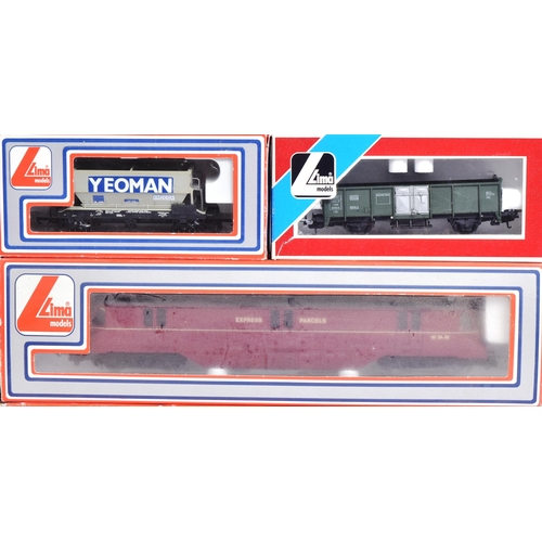 386 - Model Railway - a collection of x13 vintage Lima OO gauge rolling stock and locomotive. To include: ... 