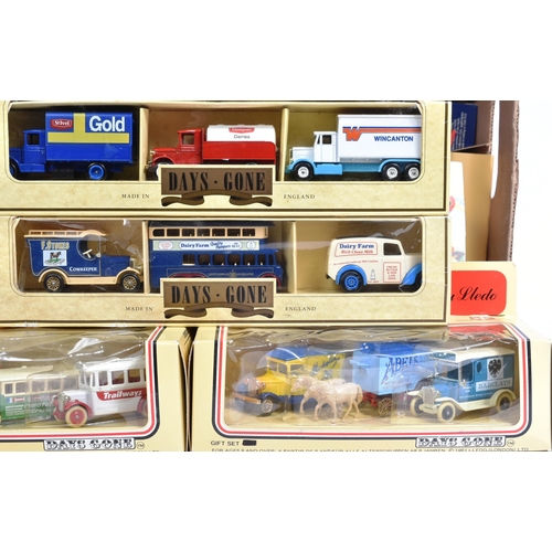 414 - Diecast - a collection of approximately x50 assorted Lledo Days Gone and other diecast model cars an... 