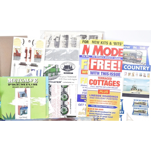 418 - Model Kits - a collection of vintage railway interest model kits from various makers such as Airfix,... 