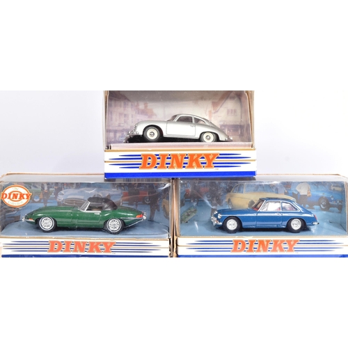 426 - Diecast - a collection of vintage Matchbox Dinky diecast models to include; 1957 Chevrolet Convertib... 