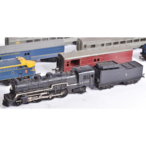 471 - Model Railway - a collection of vintage Triang / Hornby OO gauge model railway trainset locomotives ... 