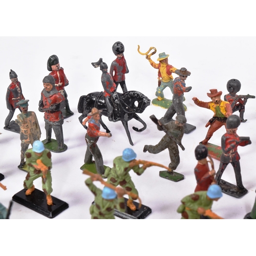 472 - A collection of assorted lead and plastic toy soldiers to include Britains Deetail, Del Prado, Cresc... 