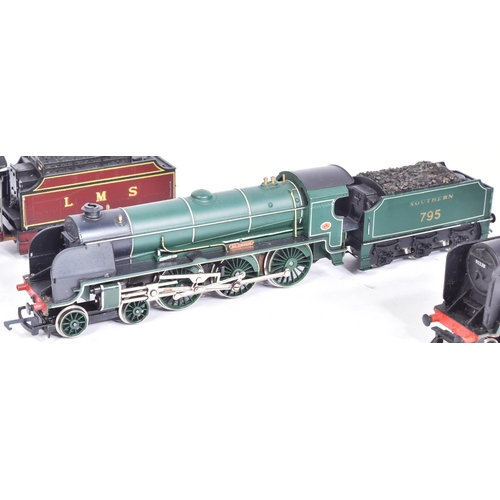 474 - Model Railway - a collection of x4 original Hornby made OO gauge model railway trainset locomotive e... 