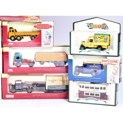 487 - Diecast - a collection of assorted boxed diecast models to include Lledo Days Gone and 1/76 scale / ... 