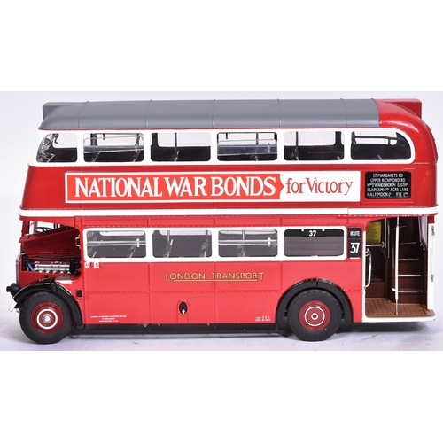 500 - Diecast - a collection of x3 Sunstar made 1/24 scale diecast models buses comprising; Bedford OB Sou... 