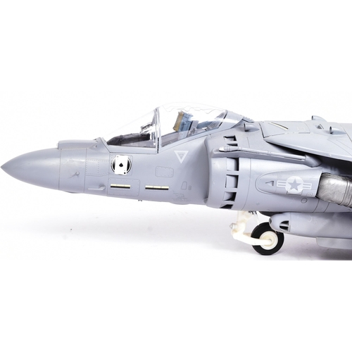 508 - Models - a large scale precision plastic model of a US Marines / Navy VMA-231 AV-8B Harrier jet. Gre... 