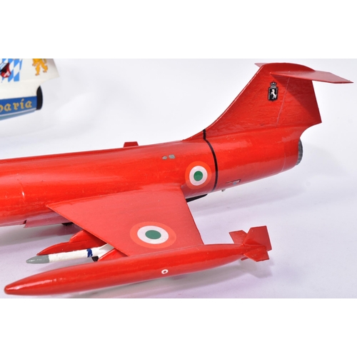 513 - Models - x2 scale plastic models of Lockheed Fighter Jets - one in red Italian livery, the other in ... 