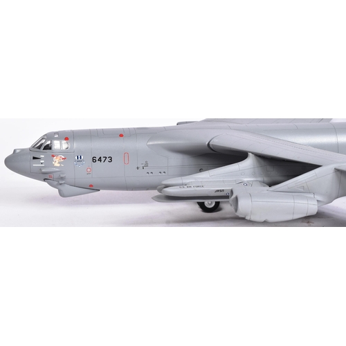 520 - Models - a large scale precision plastic model of a US Air Force B-52G Stratofortress plane. 'Hard T... 