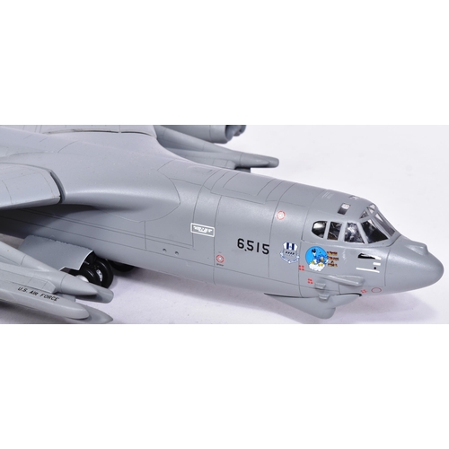 520 - Models - a large scale precision plastic model of a US Air Force B-52G Stratofortress plane. 'Hard T... 