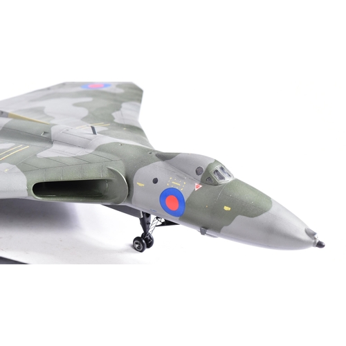 524 - Models - x2 precision plastic models of military aircraft comprising a Vulcan XL455 bomber and 2-LG ... 