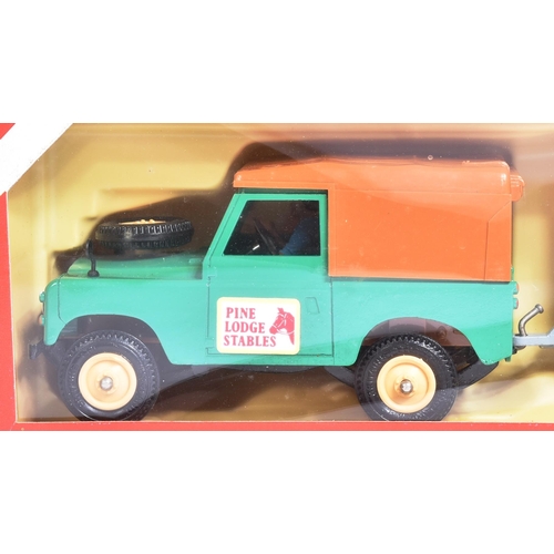 78 - Diecast - x2 original vintage Britains Farm Models 1/32 scale diecast model Land Rover Horse Boxes c... 