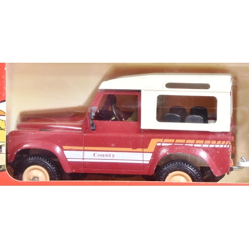 78 - Diecast - x2 original vintage Britains Farm Models 1/32 scale diecast model Land Rover Horse Boxes c... 