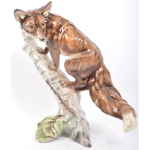 114 - Two pieces of vintage 20th century Italian Tay porcelain to include a fox perched on branch and a fi... 