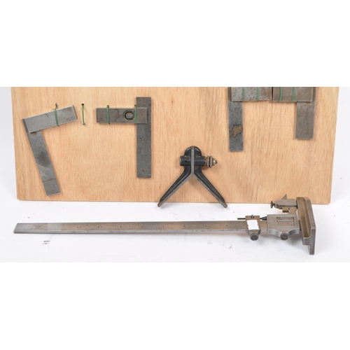 231 - An engineer's lot containing a USA made L S Starrett & Co adjustable height gauge along with a mount... 