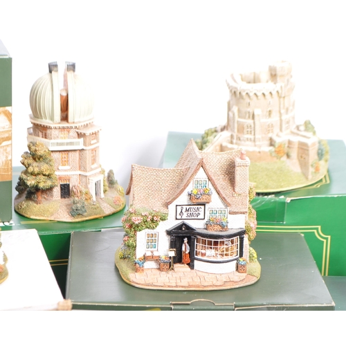 290 - Lilliput Lane - a large collection of 28 Lilliput Lane miniatures to include: Britain's Heritage L22... 