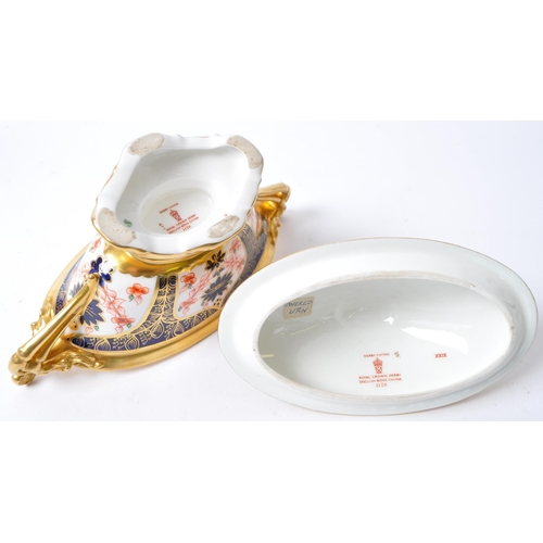 3 - Royal Crown Derby - Two 20th century Old Imari pattern porcelain items. Comprising of; twin handled ... 