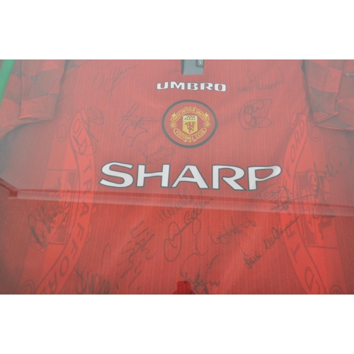 367 - Sport, Football, Autographs, Manchester United F.C. (The Red Devils) - A 1996-1998 'Theatre of Dream... 