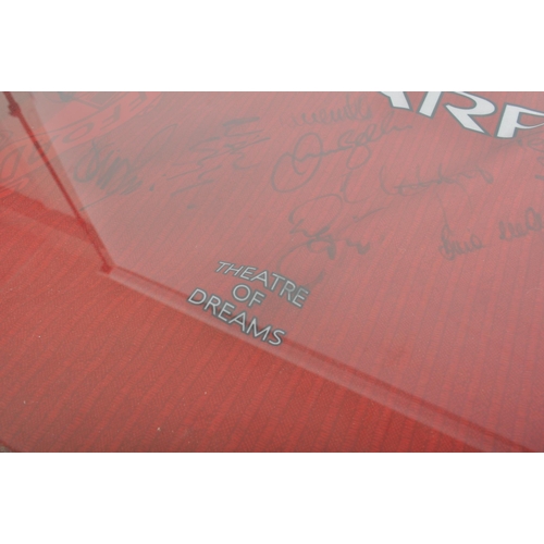 367 - Sport, Football, Autographs, Manchester United F.C. (The Red Devils) - A 1996-1998 'Theatre of Dream... 