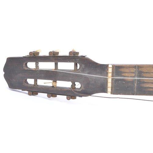 410 - An early 20th century Italian (Catania) guitar in the style of Ermelinda Silvestri / Fratelli Indeli... 