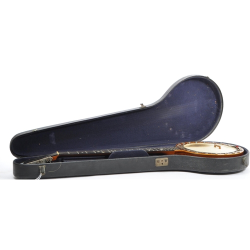 411 - New Windsor No. 4 Zither banjo. An early 20th century five string New Windsor Banjo, comprised of a ... 