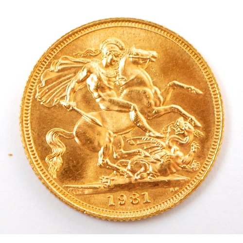 445 - A 1981 Elizabeth II 22ct gold full sovereign coin. In National Westminster Bank case. Measures appro... 