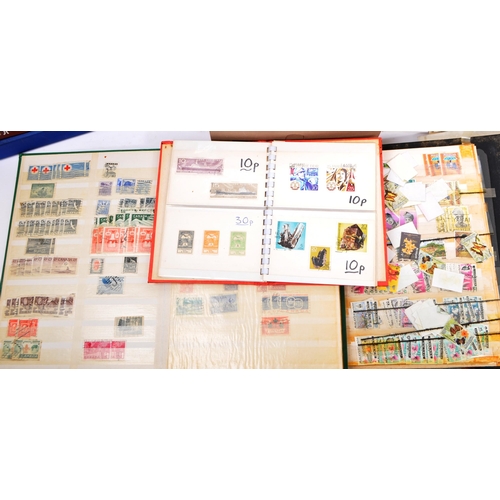 451 - A large collection of UK commemorative first day covers / UK & foreign franked & unfranked circulate... 