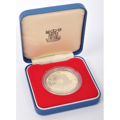 463 - The Royal Mint - Outbreak 2014 UK £20 999 fine silver coin First World War 1914 - 1918. Diameter 27.... 