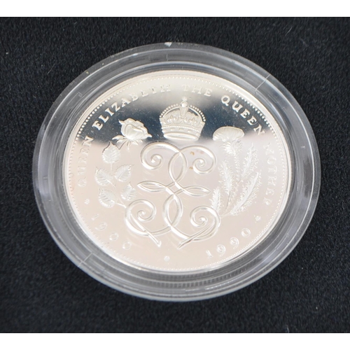 464 - A collection of United Kingdom commemorative Royal Family silver coins. Comprising of Queen Elizabet... 