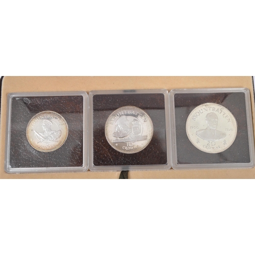 509 - 1980 Turks and Caicos Islands - A three coin gift pack comprising of Mountbatten 5, 10 and 20 crown ... 