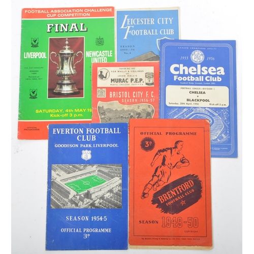 515 - A collection of mid 20th century football and rugby programmes, the majority circa 1950s. Featuring ... 