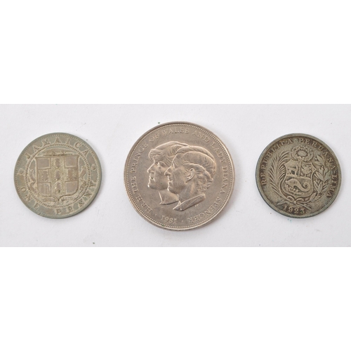 534 - A collection of late 19th and 20th century British and Foreign coins. Lot to include; 1981 The Princ... 