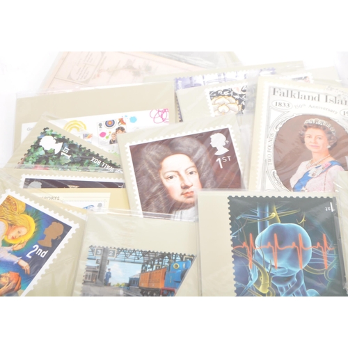 511 - A large collection of 300+ 20th century black & white / coloured Royal Mail United Kingdom multiple ... 