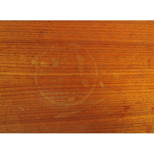 601 - Meredew Furniture - A vintage 20th century teak wood sideboard credenza. Of rectangular shape with a... 