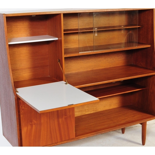 628 - Jentique - A mid 20th century retro Jentique high board sideboard. The high board having top with fa... 