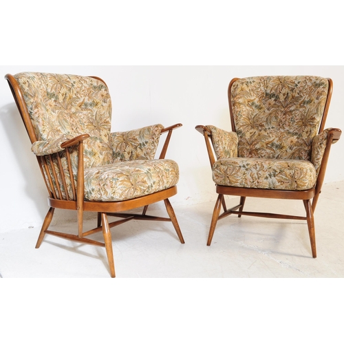 690 - Ercol - Model 1913 - Evergreen - A pair of mid 20th century circa 1960s blonde elm Ercol range 1913 ... 