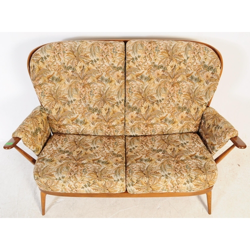 692 - Ercol - Model 1913 - Evergreen - A mid 20th century circa 1960s blond elm Ercol Evergreen sofa sette... 