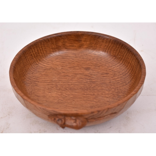 25 - A 20th century original Robert ' Mouseman ' Thompson of Kilburn pedestal bowl. The hand carved bowl ... 