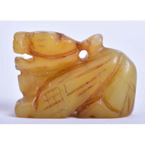 330 - A Chinese Oriental Qing Dynasty hand carved jade Kylin amulet / pendant. Measures approx. 3cm x 4cm ... 