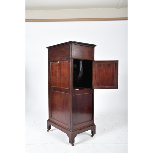 481 - An Edwardian mahogany cased The Gramophone Co. Ltd. 'Exhibition' pedestal gramophone. The case havin... 