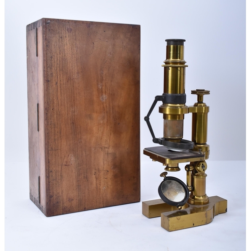 424 - Carl Zeiss, Jena - A late 19th century circa 1886 brass Monocular microscope by Zeiss. The microscop... 