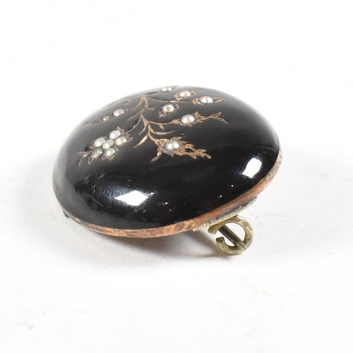 139 - 19th century enamel and pearl mourning brooch pin. Weight 8.85g. Measures 3.3cm. All weights, measur... 